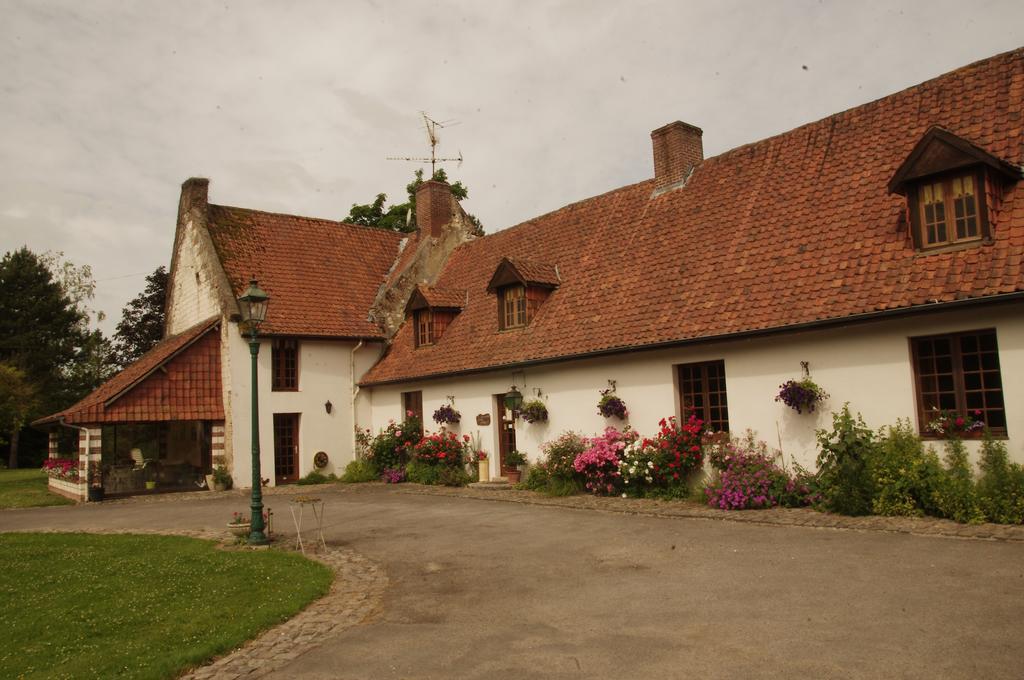 La Commanderie Bed and Breakfast Loison-sur-Créquoise Exteriör bild